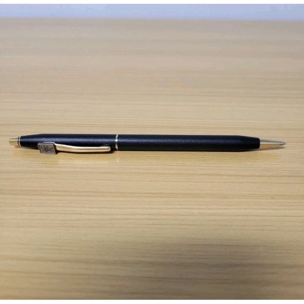 Cross Classic Century Ballpoint Twist-Action Pen Black‎ Logo Emblem